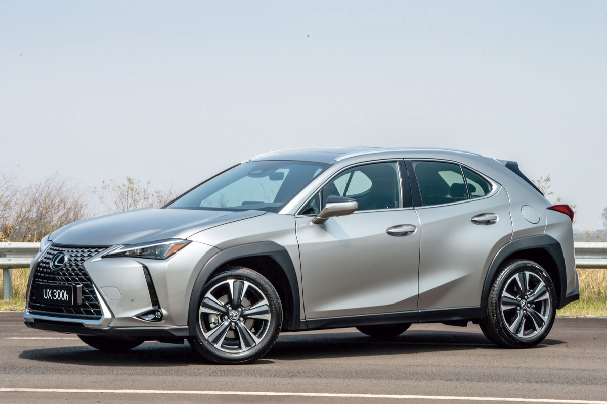Lexus UX 330h chega  ao Brasil por R$ 299.990