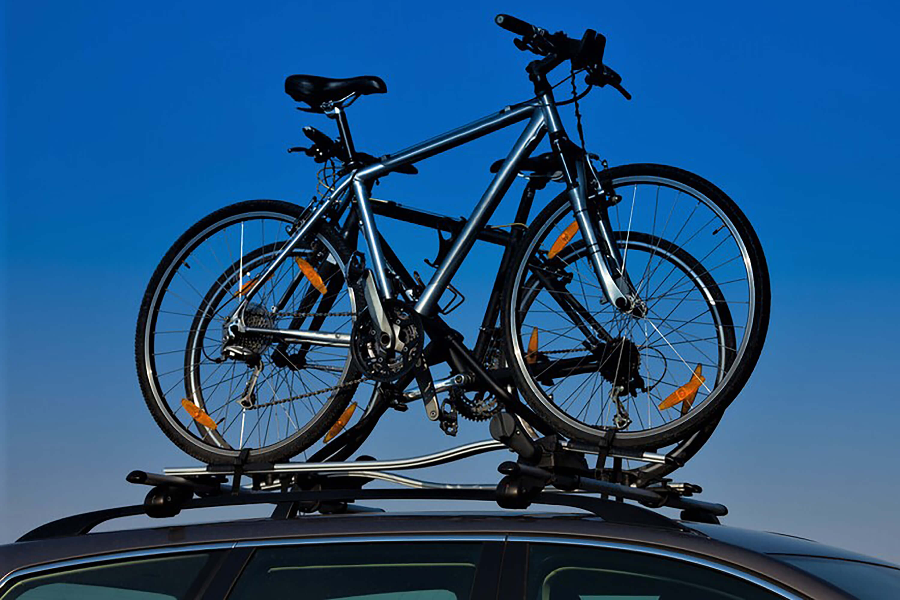 Saiba como transportar a bike em seu carro 