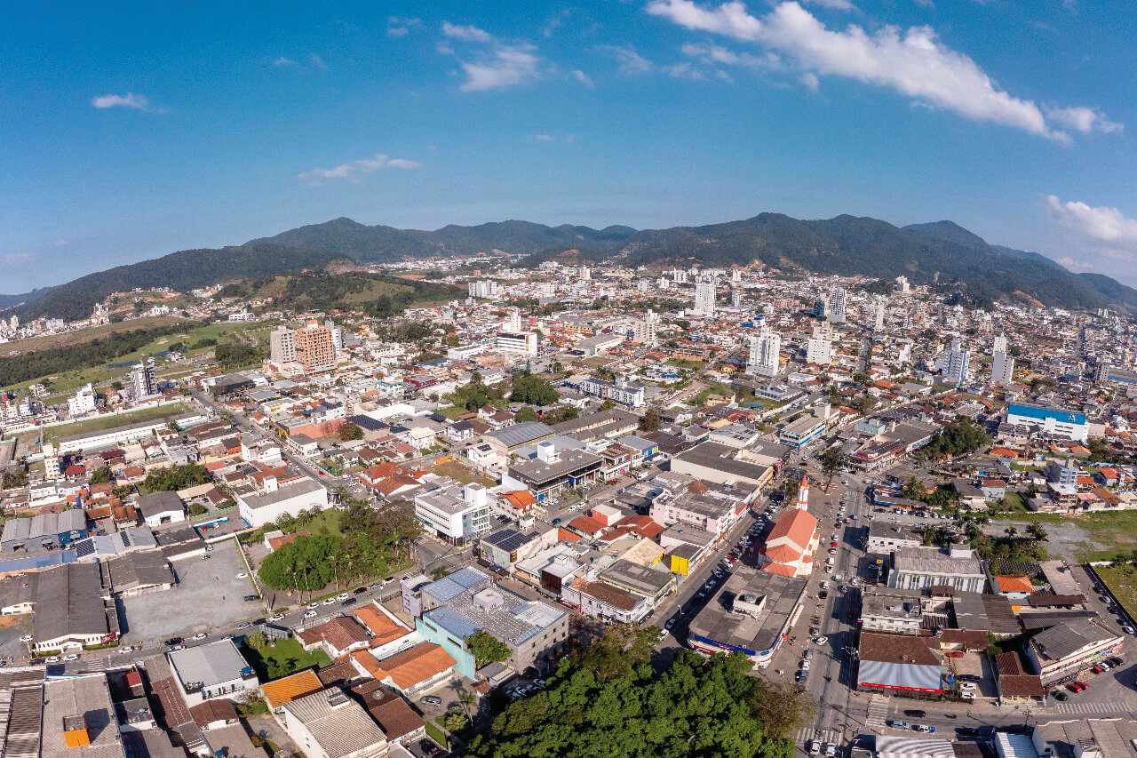 Águas de Camboriú usa caminhões-pipa pra melhorar abastecimento em áreas críticasÁguas de Camboriú usa caminhões-pipa pra melhorar abastecimento em áreas críticas