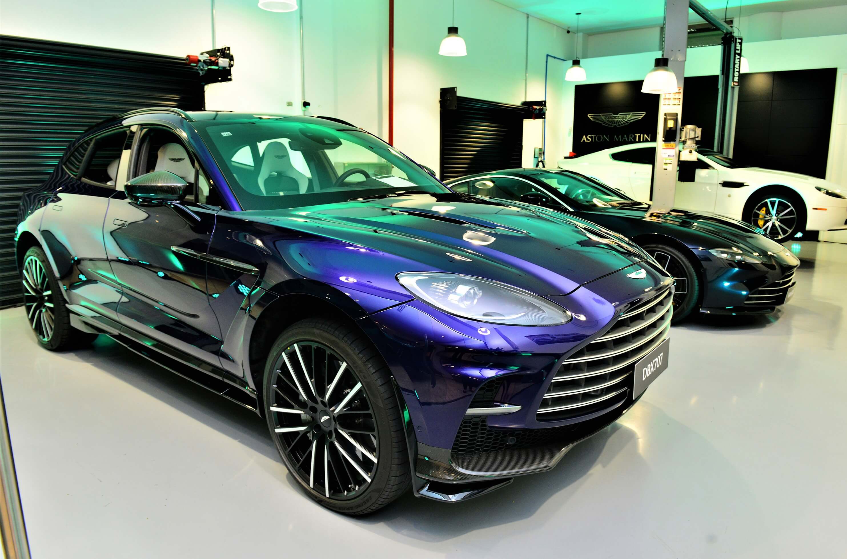 Aston Martin Brasil comemora um ano da concessionária em São Paulo 