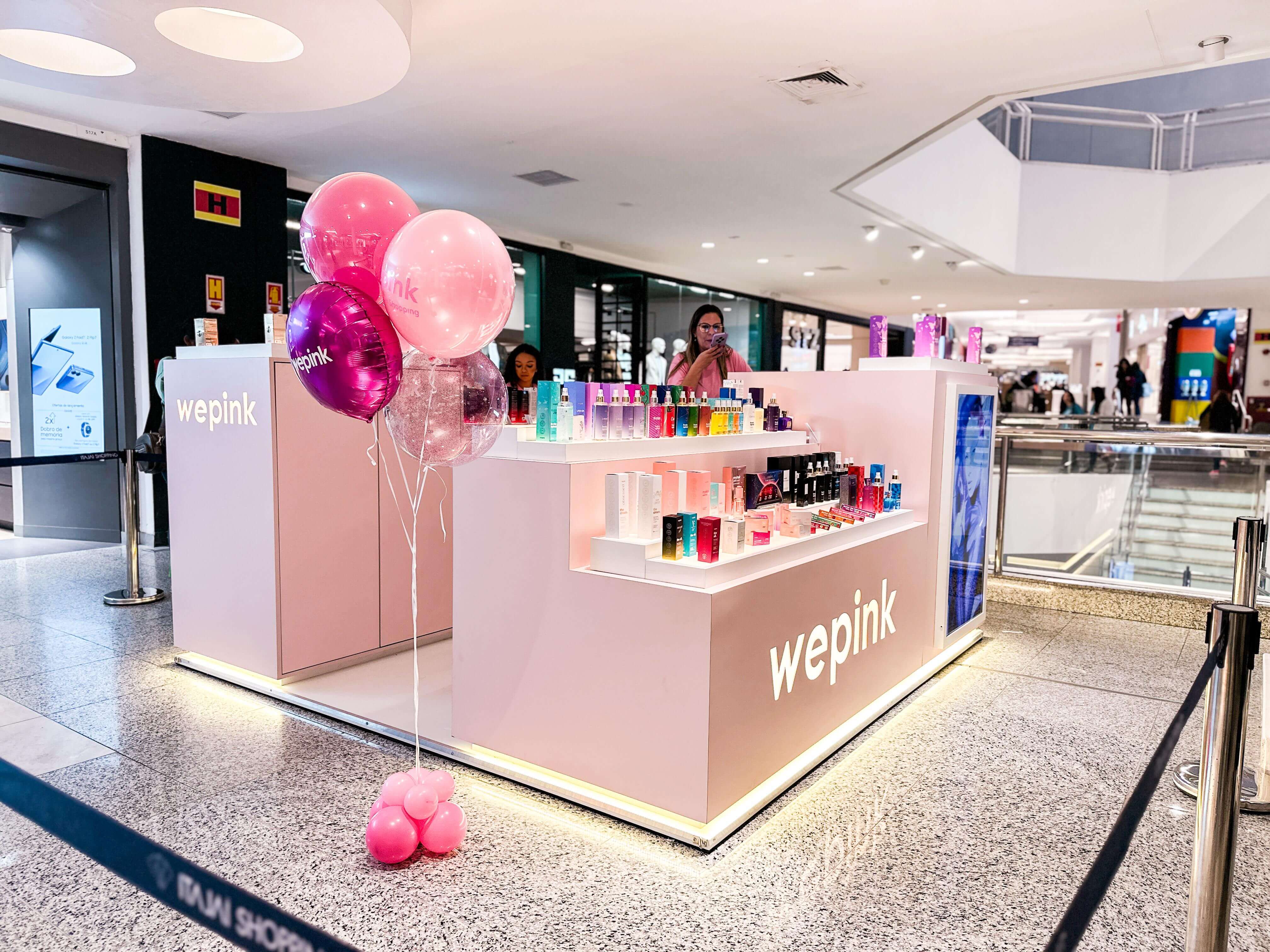 We Pink estreia no Itajaí Shopping com quiosque exclusivo de beleza