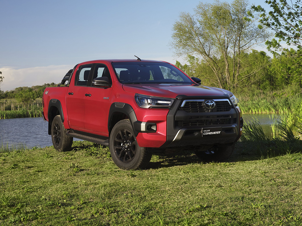 Hilux volta ao top 10 e agita ranking dos mais vendidos 