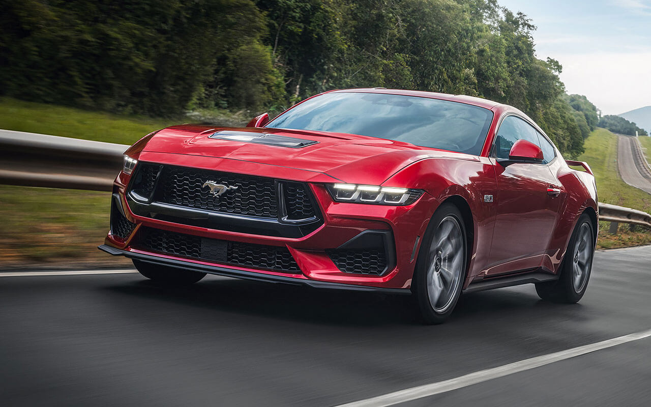 Ford lança Mustang GT Performance manual no Brasil