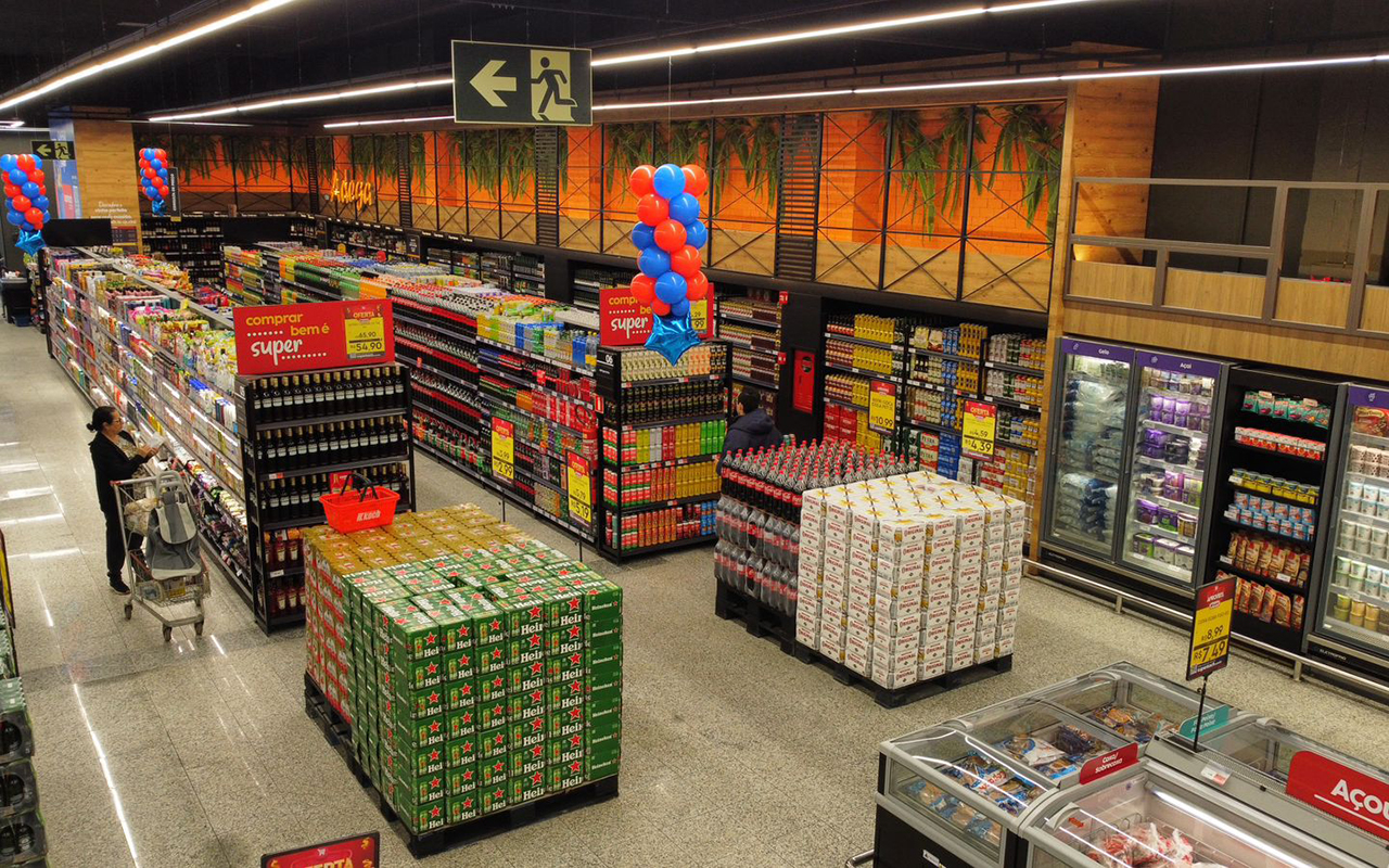 SuperKoch do centro de Itapema reabre com loja moderna e ainda mais completa