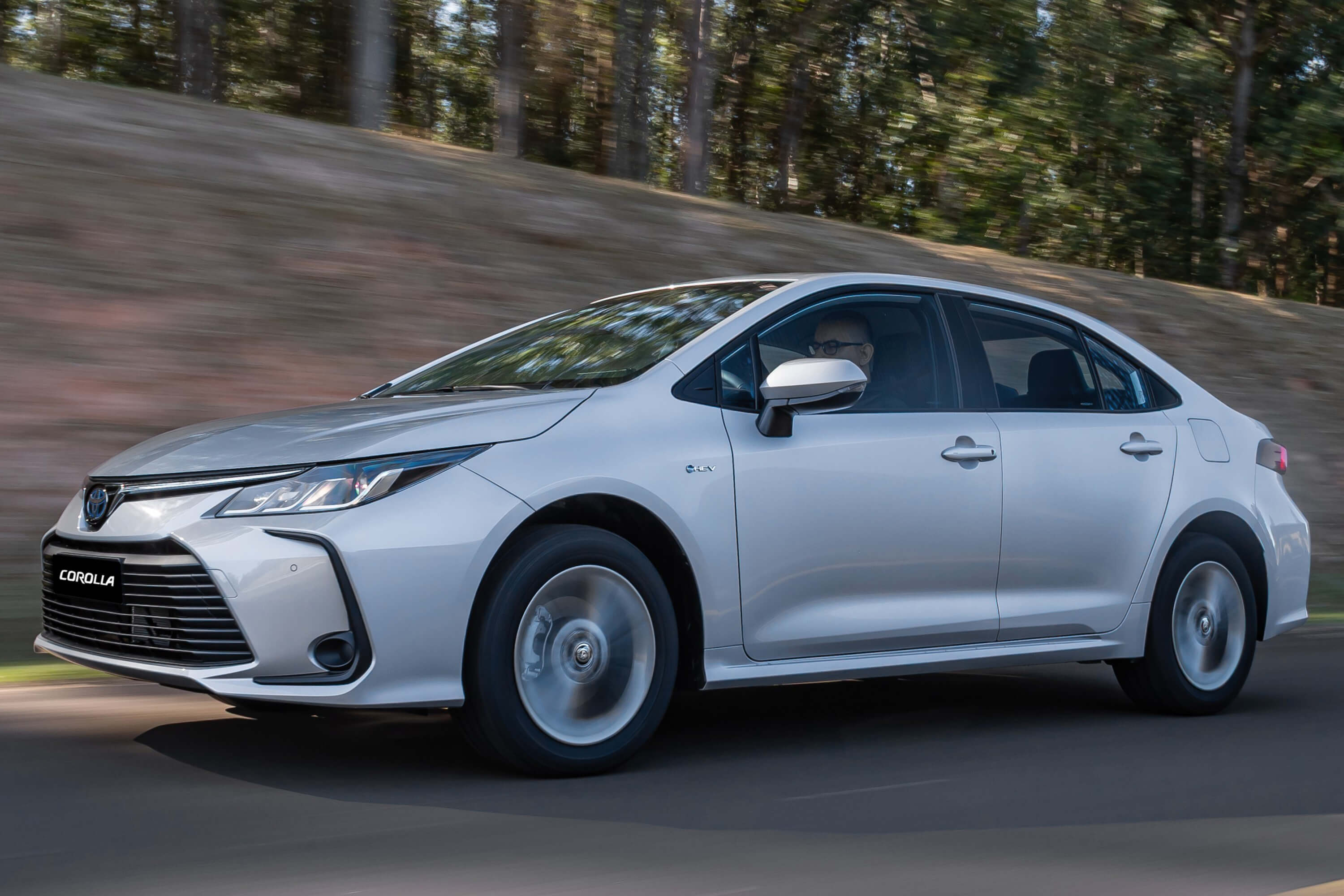 Toyota lança Corolla GLi Hybrid, versão mais barata do híbrido