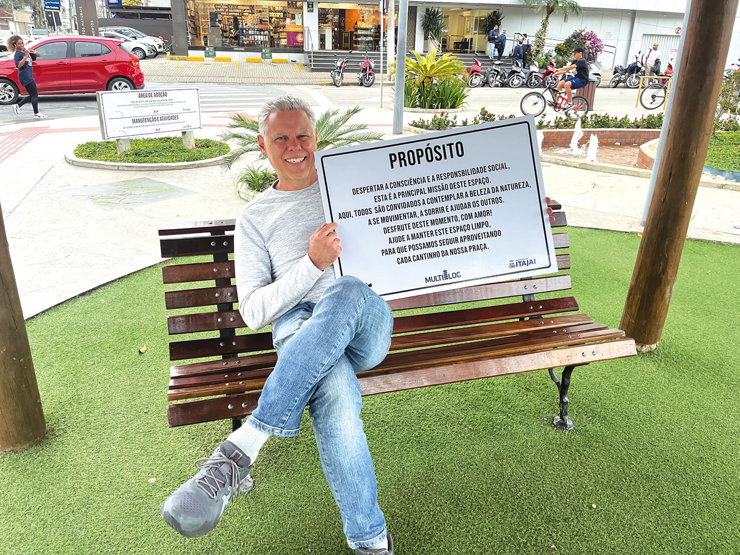 Studio Remo mantém projeto social em praça