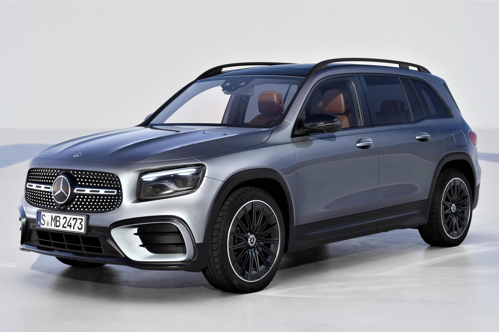 Mercedes GLB ganha novo visual 