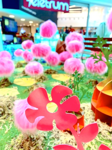 Itajaí Shopping tem jardim encantado de Páscoa