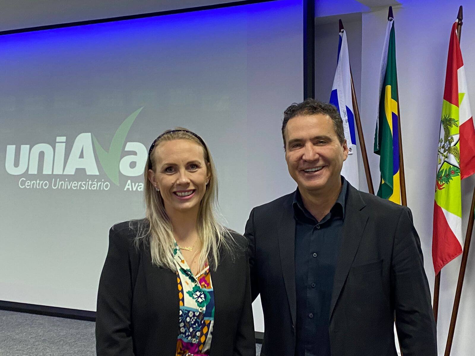 Cláudio Picolli assume a presidência da UniAvan