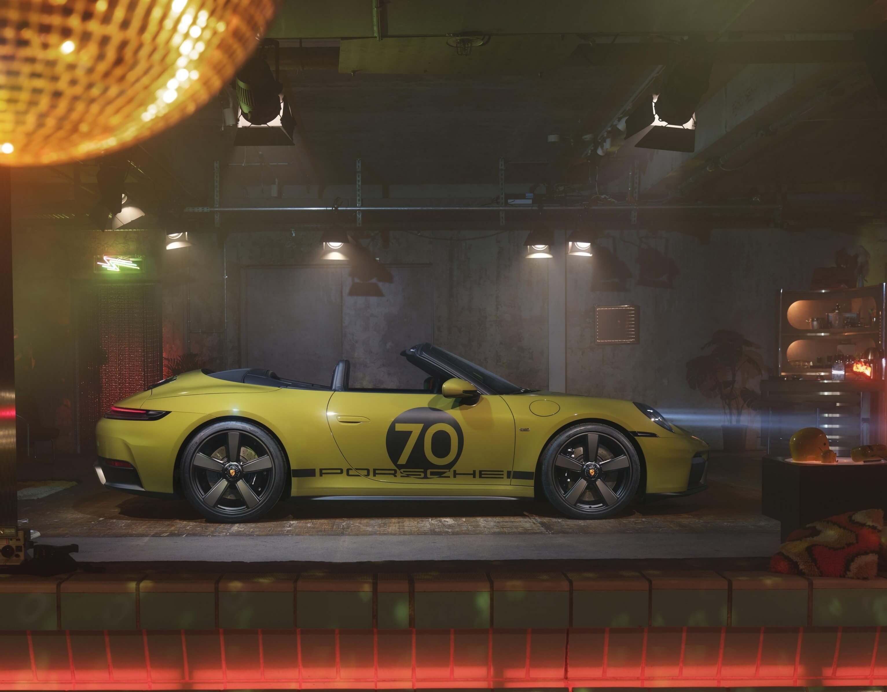 Novo Porsche começa a desembarcar no Brasil