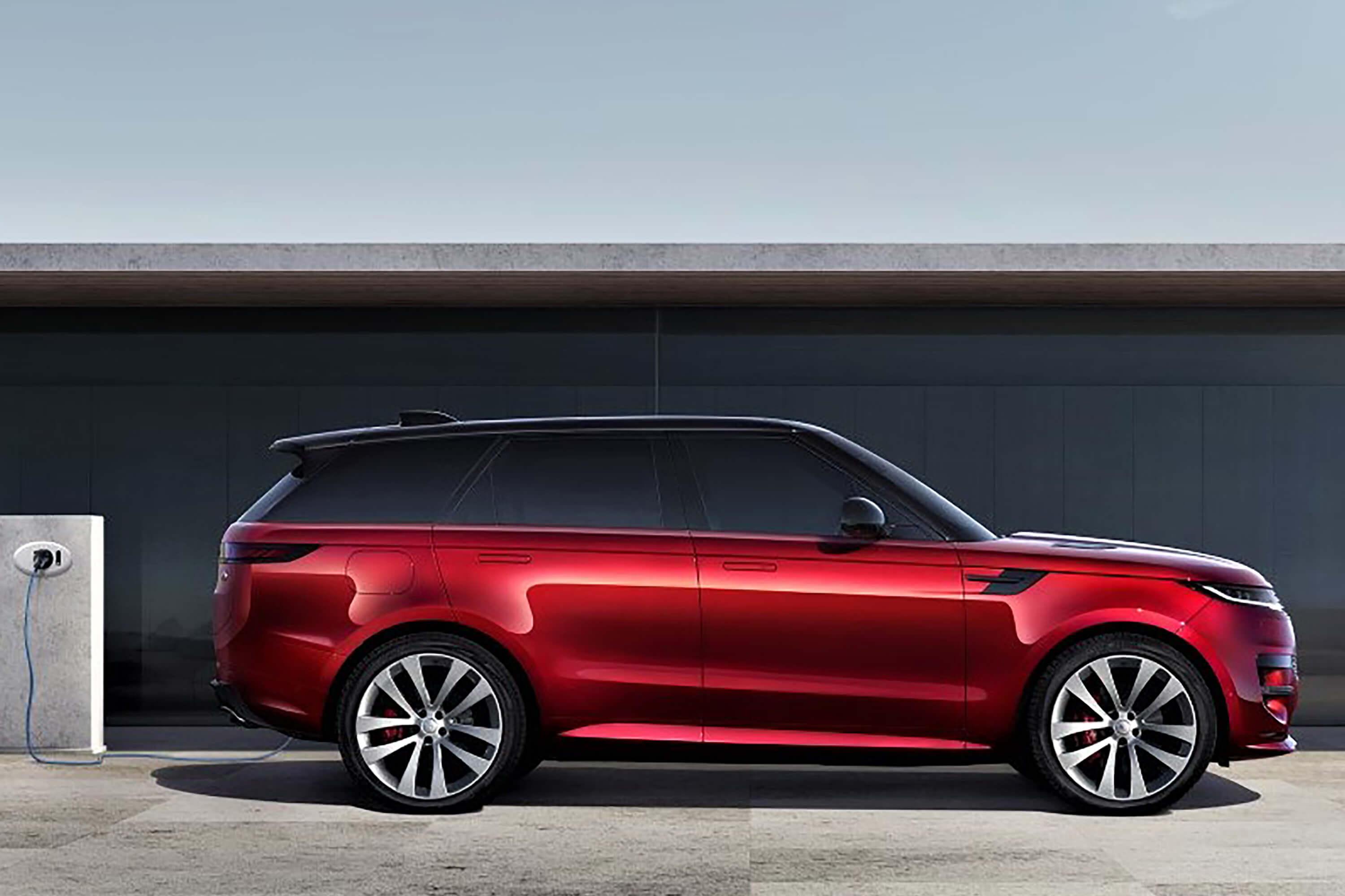 Range Rover Sport híbrido chega ao Brasil