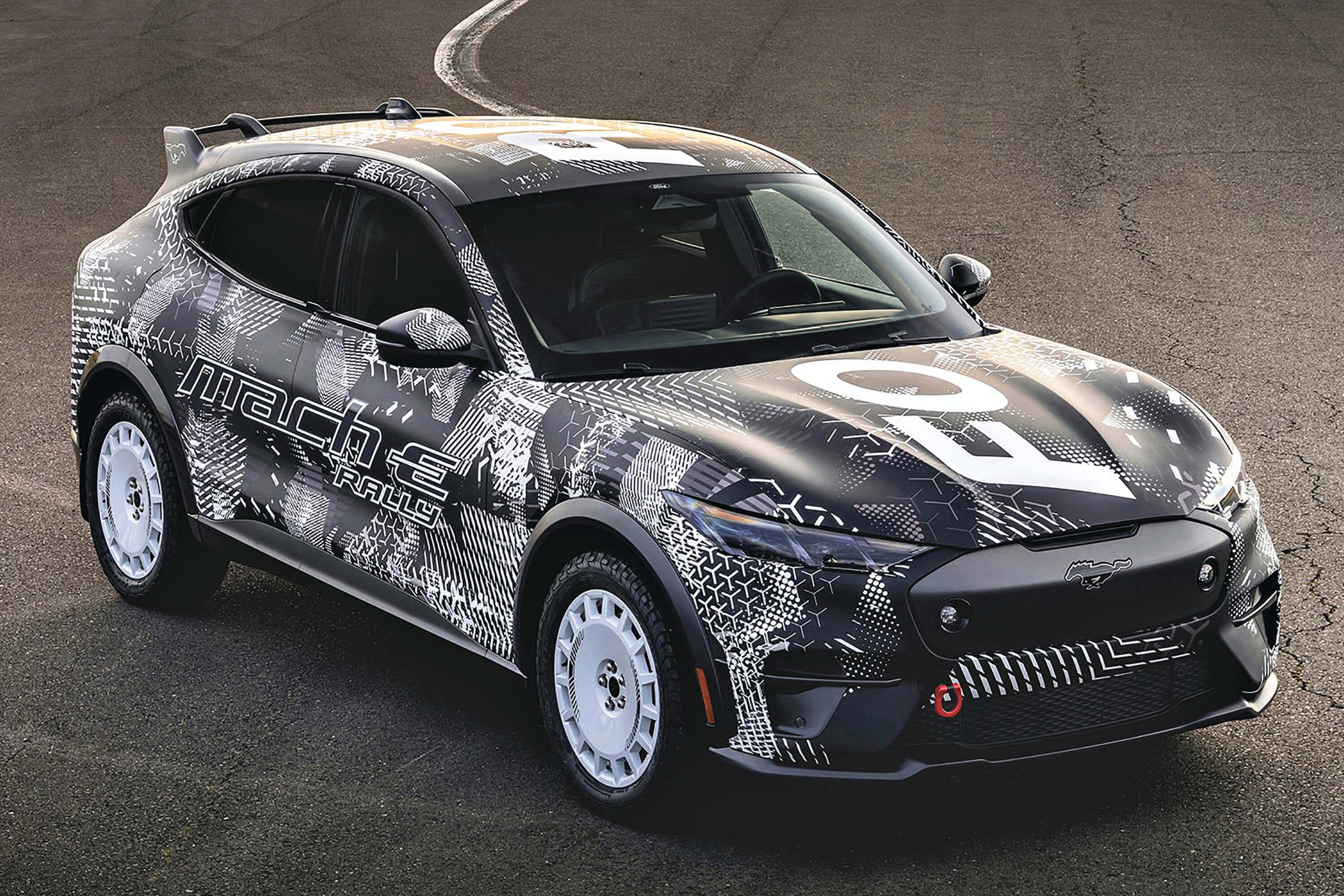 Ford apresenta SUV elétrico inspirado em ralis