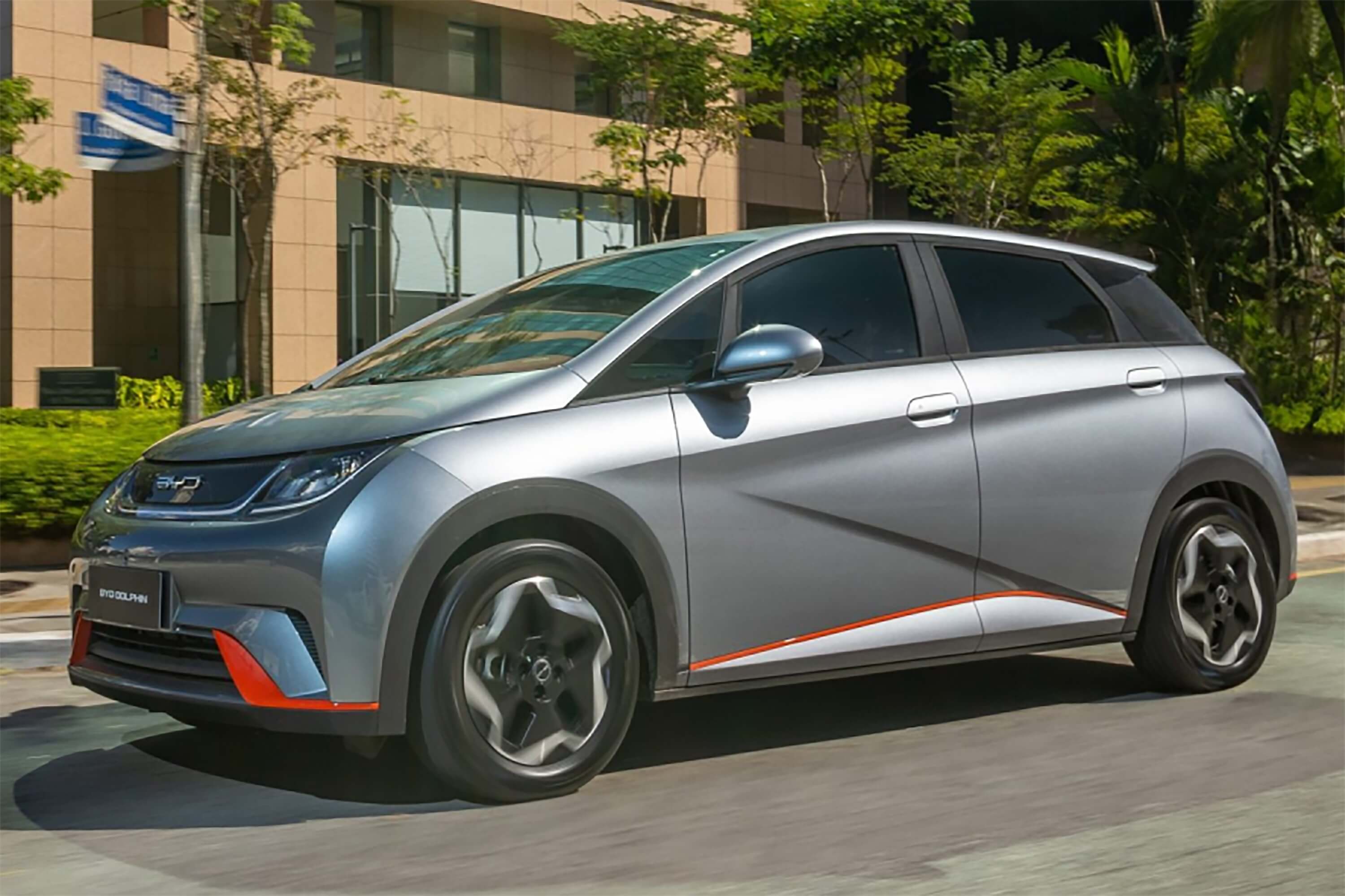 Venda de híbridos e elétricos cresce no primeiro semestre 