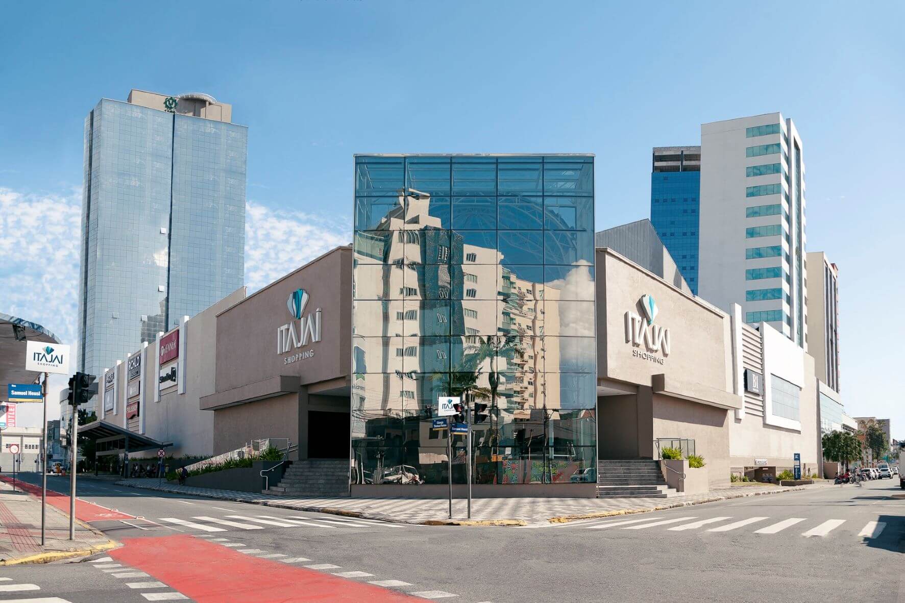 Itajaí shopping tem horário especial no feriadão de Páscoa