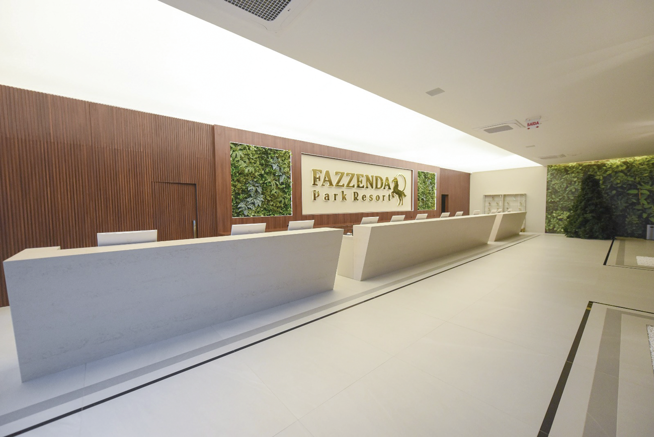 Fazzenda Park Resort  inaugura elevadores panorâmicos 