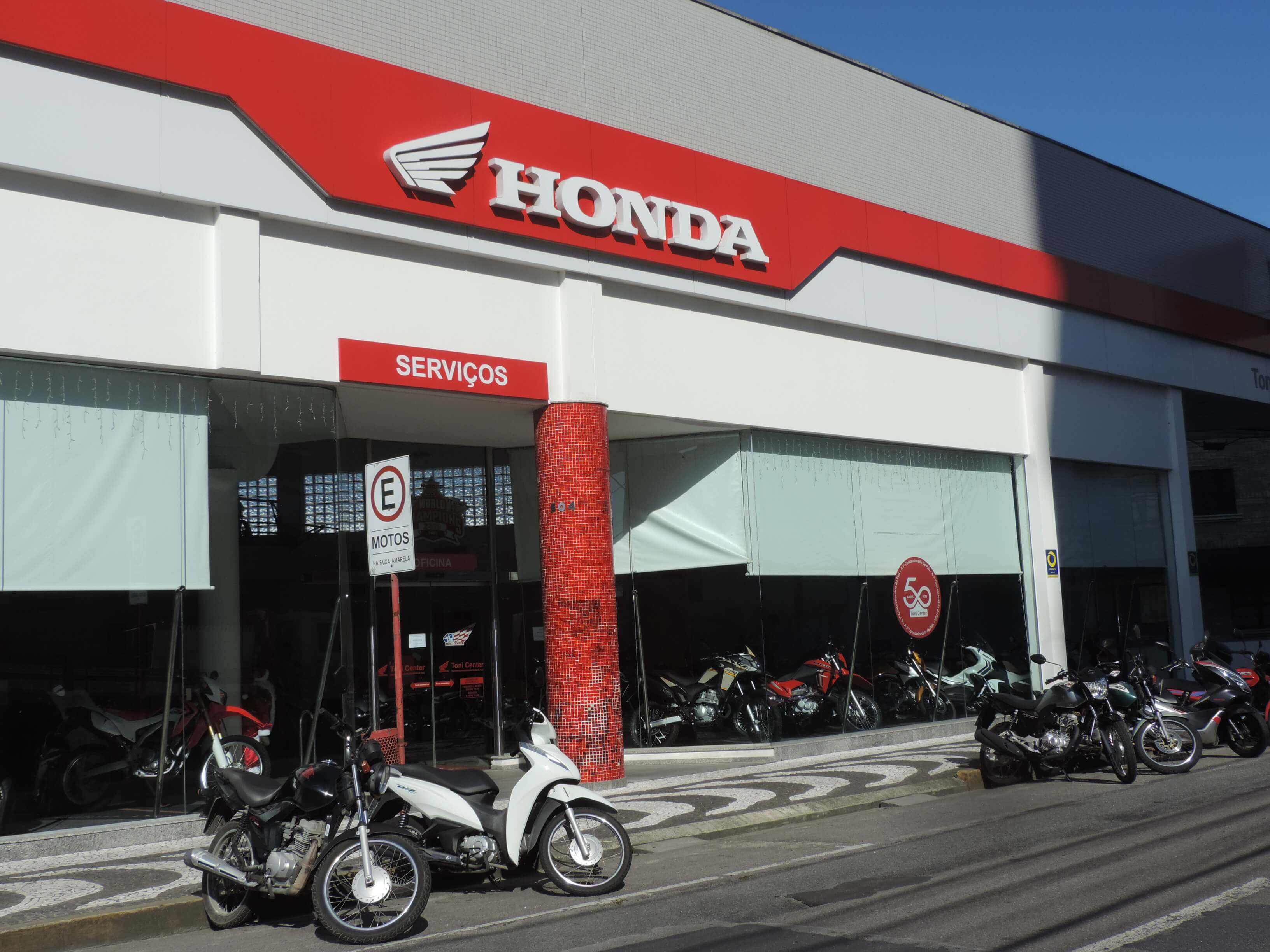 Toni Center oferece café da manhã para comemorar o Dia do Motociclista