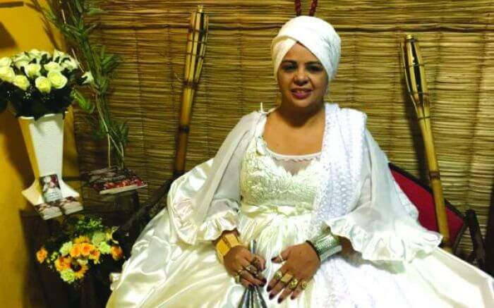 Vovó Bahiana faz previsões para signo, jogo de búzios e limpeza espiritual