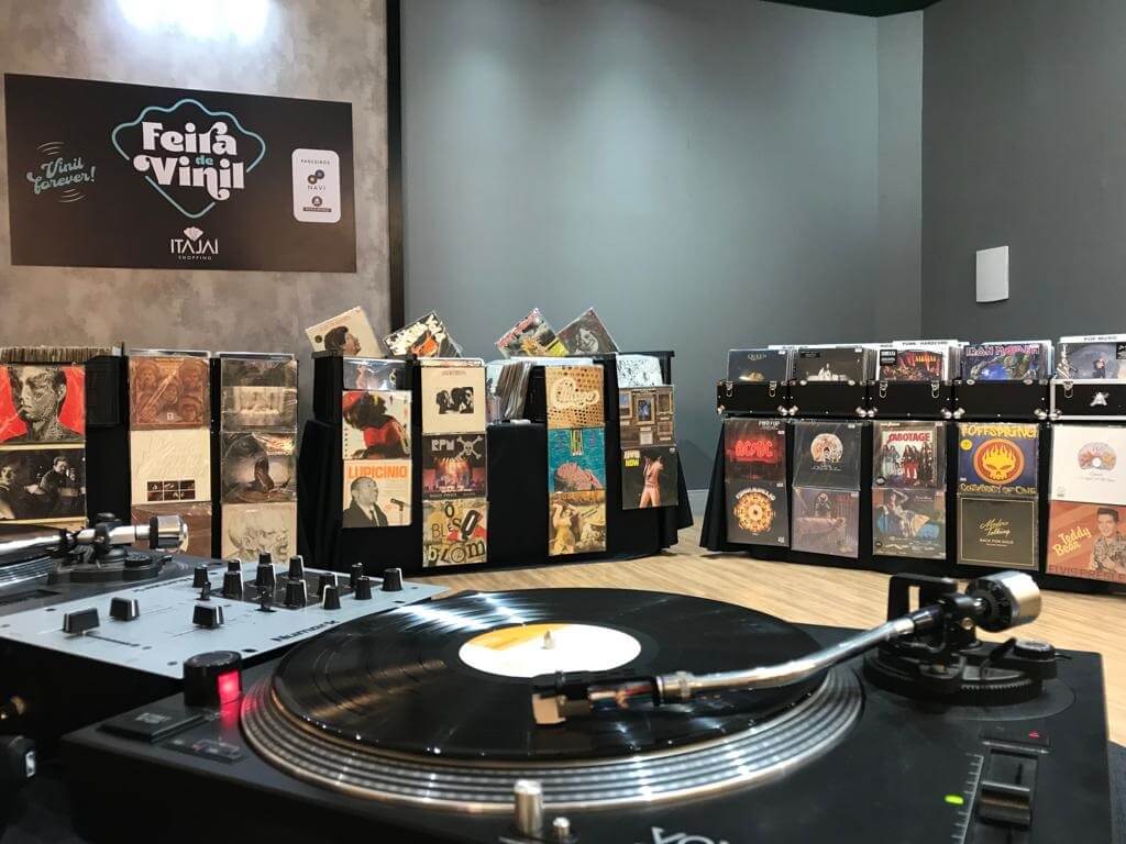 Itajaí Shopping recebe feira de vinil 