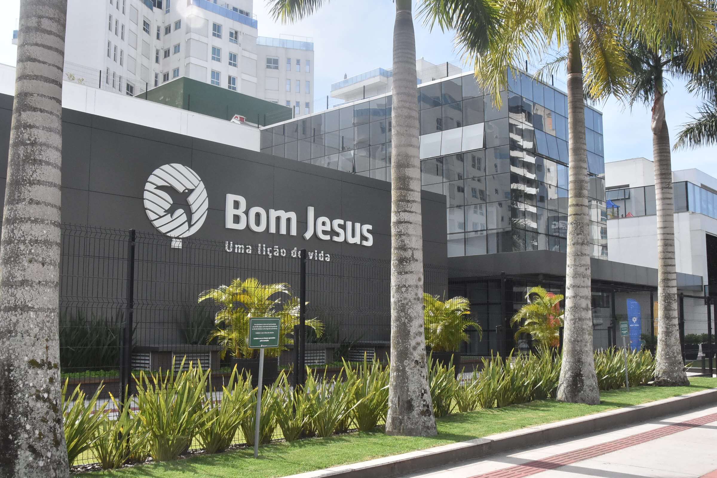 Colégio Bom Jesus completa 127 anos