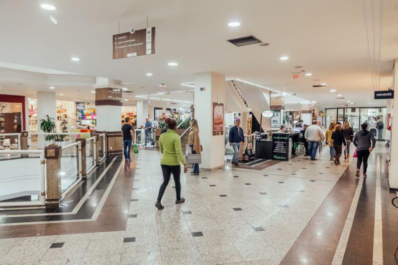 Atlântico Shopping vai presentear clientes com almofadas de pescoço