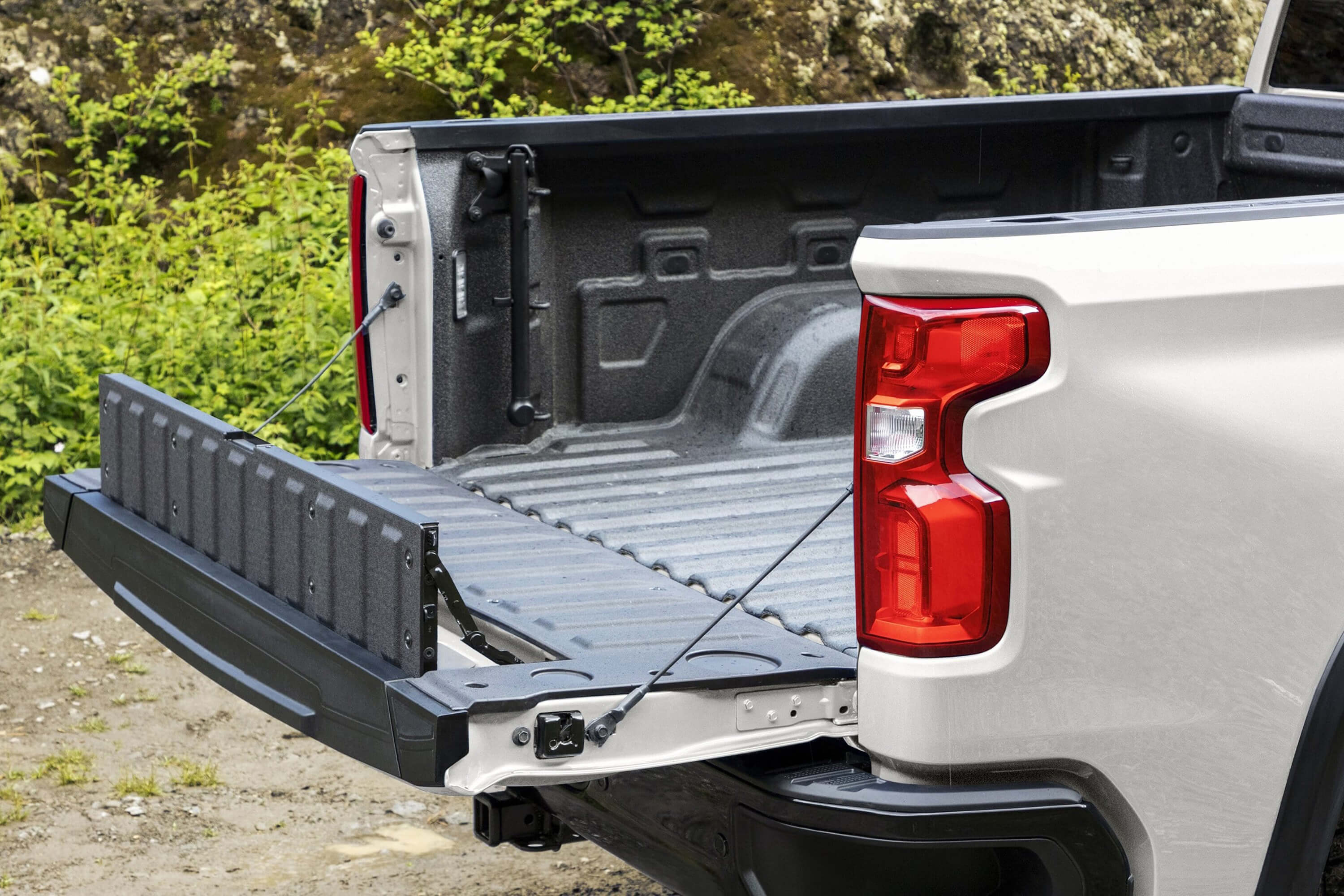 Nova Silverado tem tampa multi-flex e muita potência