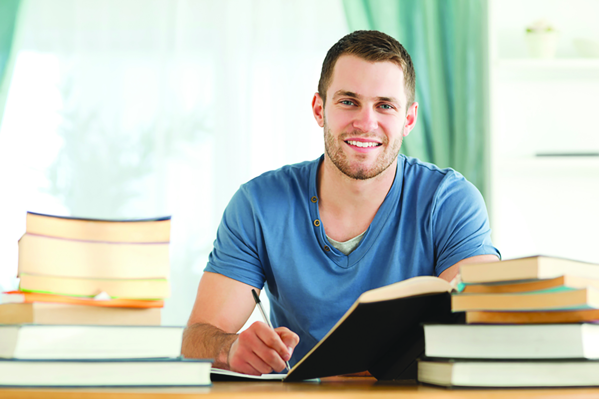 Programa de Bolsas Santander está com inscrições abertas; alunos da Univali podem ser contemplados