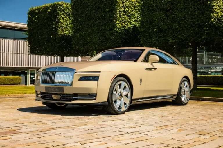 Rolls-Royce cria carro de luxo em homenagem a pet