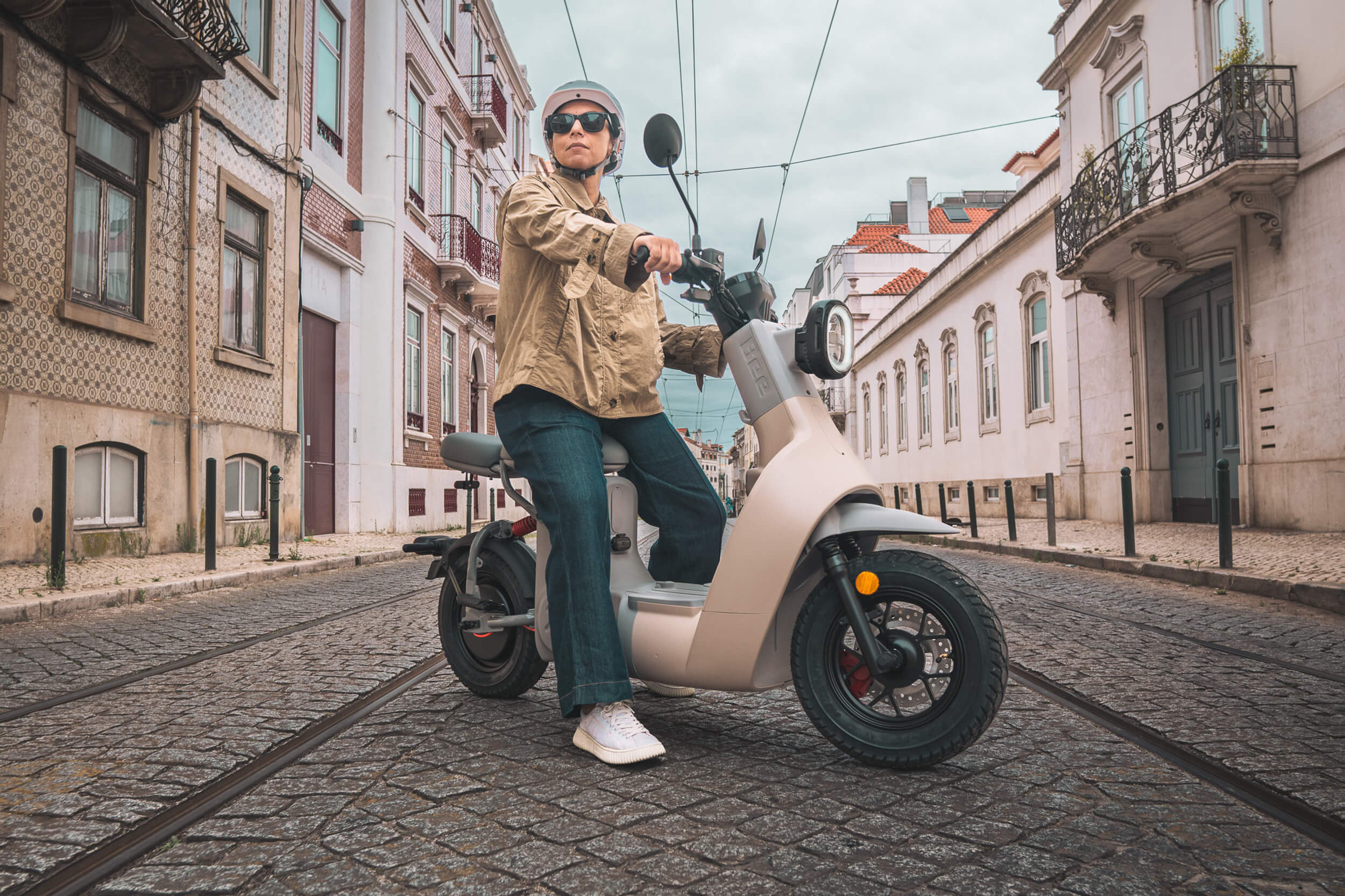 Nova scooter elétrica chega ao Brasil por R$ 12.990