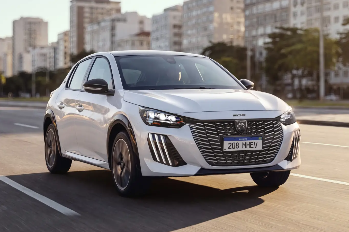 Peugeot 208 está até  R$ 10 mil mais barato