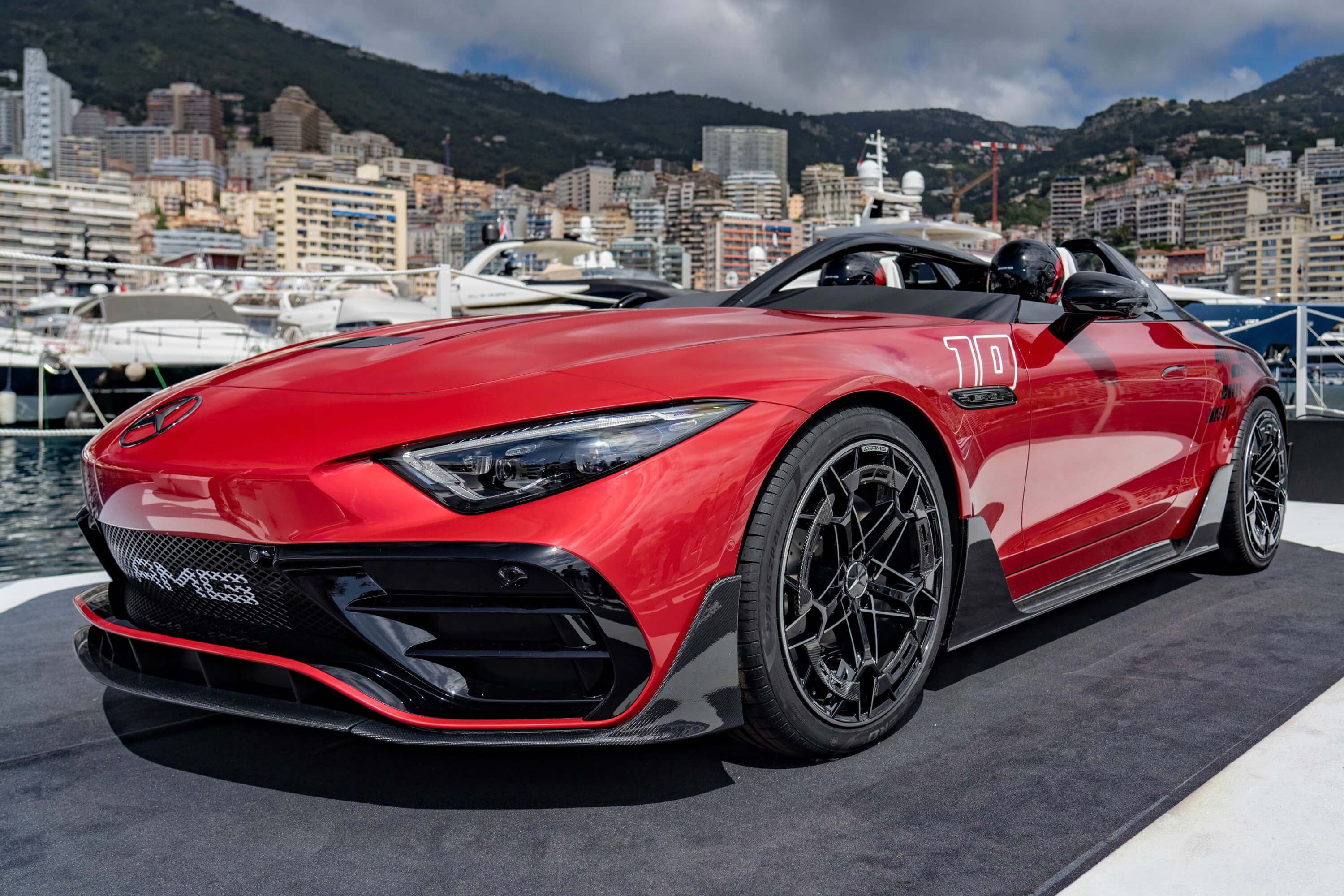 Mercedes apresenta superesportivo PureSpeed 