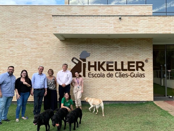 Uniavan e escola Helen Keller firmam parceria