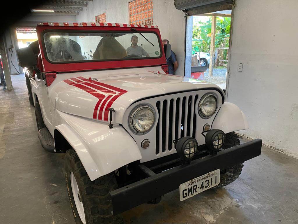 Que tal alugar um Jeep para curtir a região? 