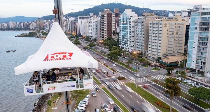Fort lança campanha de verão com esportes, brindes, bar e muito mais 