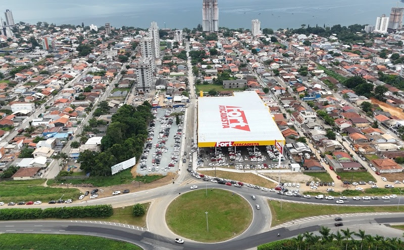 Fort Atacadista inaugura novo acesso  com festa para a comunidade