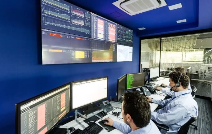 Unifique apresenta novo Data Center a empresários 