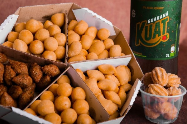 Encomendas de salgadinhos ficam prontas em 10 minutos em Itajaí, Balneário e Camboriú 