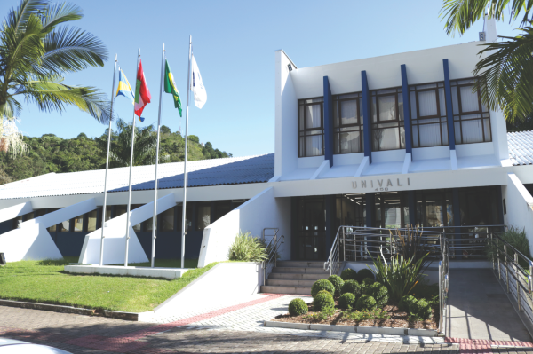 Univali tem 26 cursos de especialização com desconto pra ex-alunos