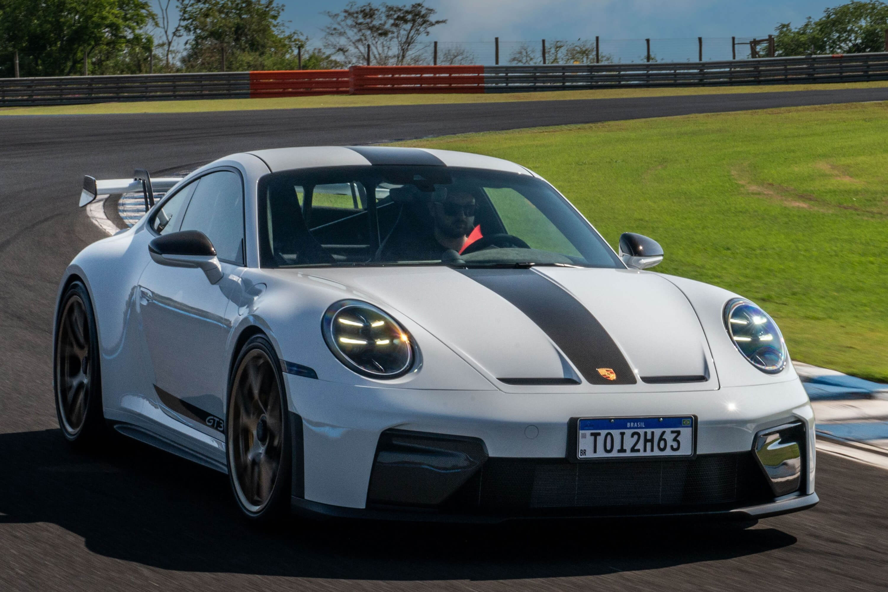 Porsche 911 GT3 chega ao Brasil por R$ 1,62 milhão