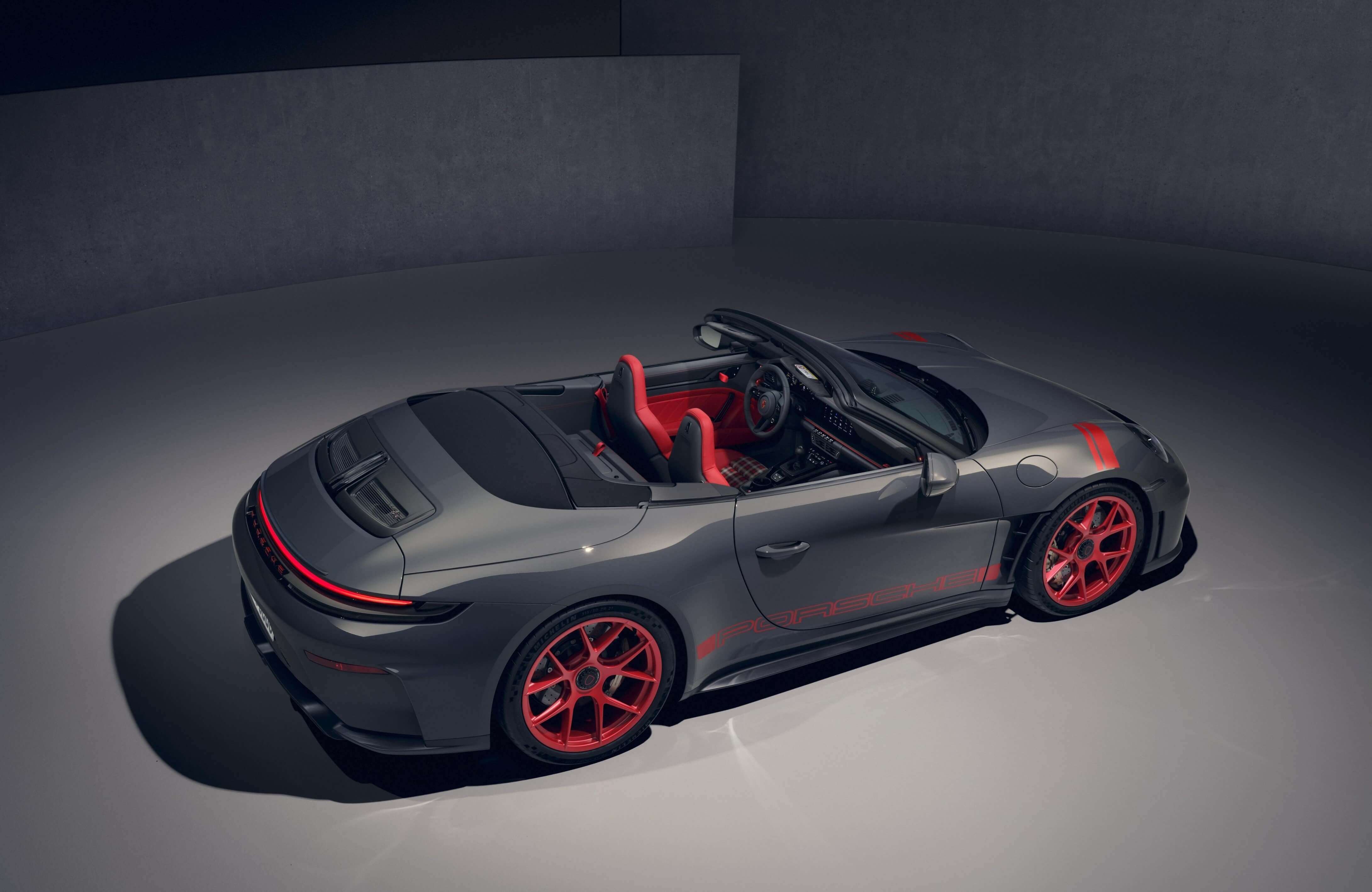 Porsche 911 GT3 conversível por mais de R$ 2 milhões
