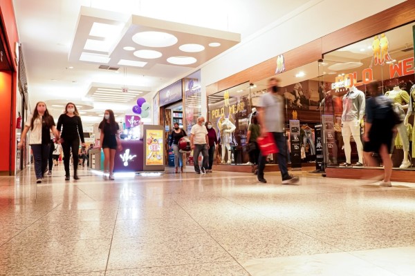 Itajaí Shopping vai abrir até às 23 horas nessa quinta-feira 