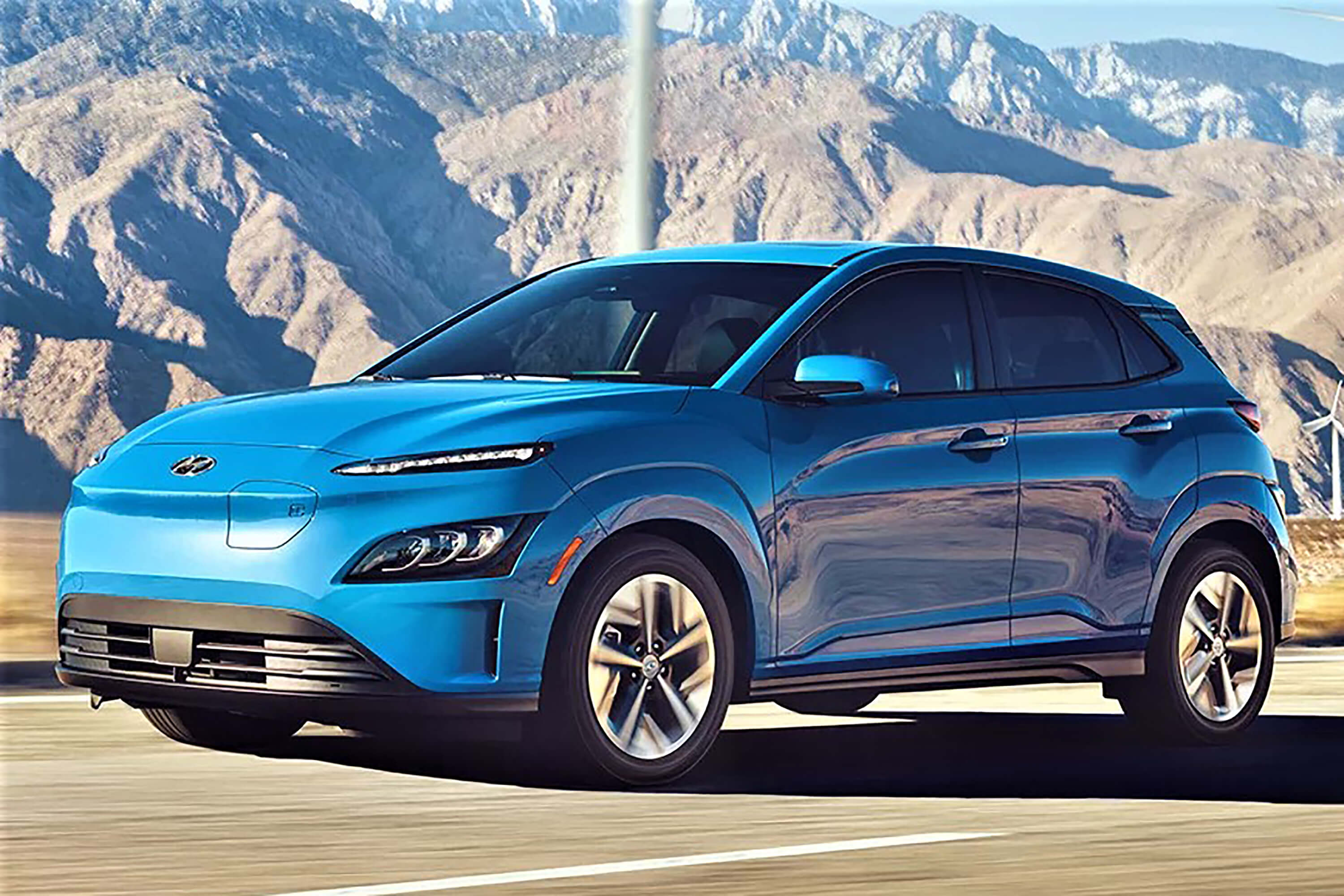 Hyundai Kona está disponível em versões elétrica e híbrida 
