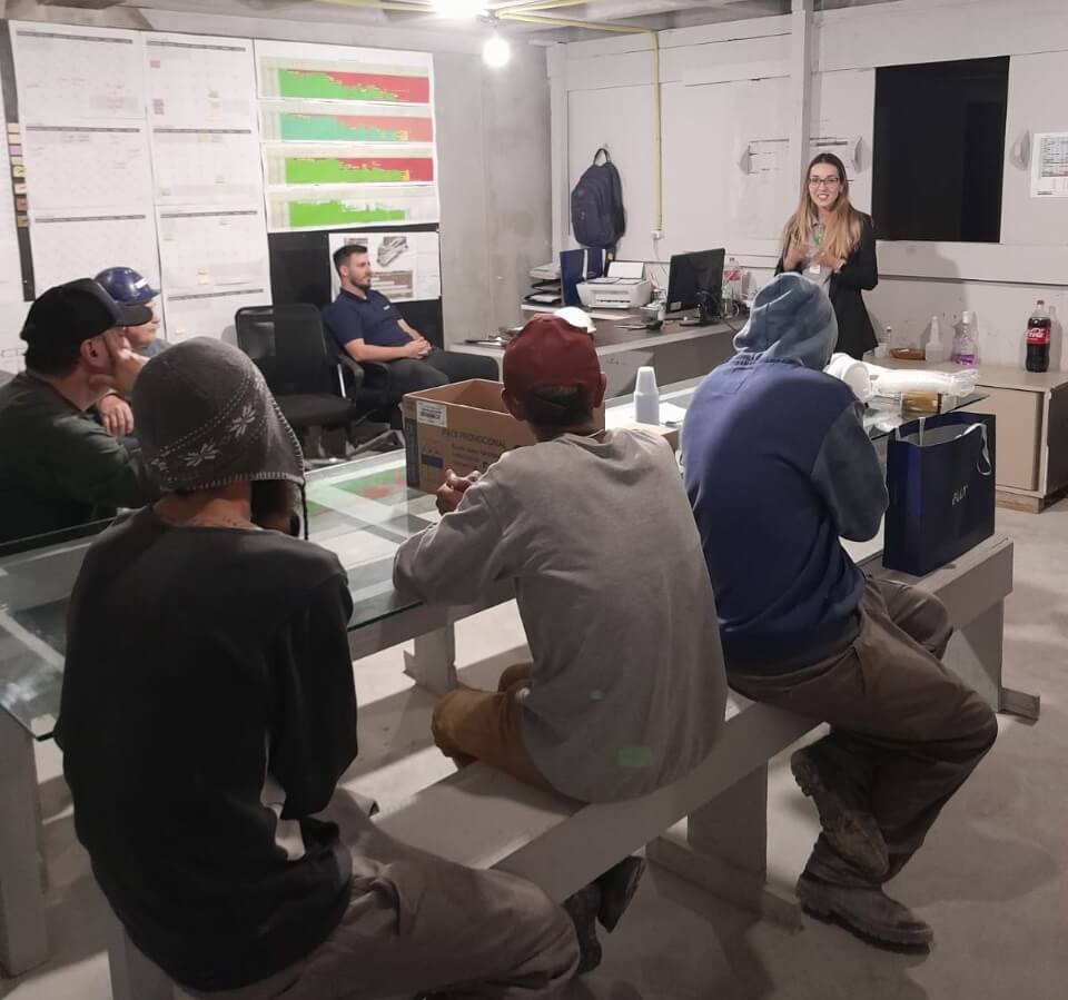 Construtora de Itajaí discute saúde mental com trabalhadores