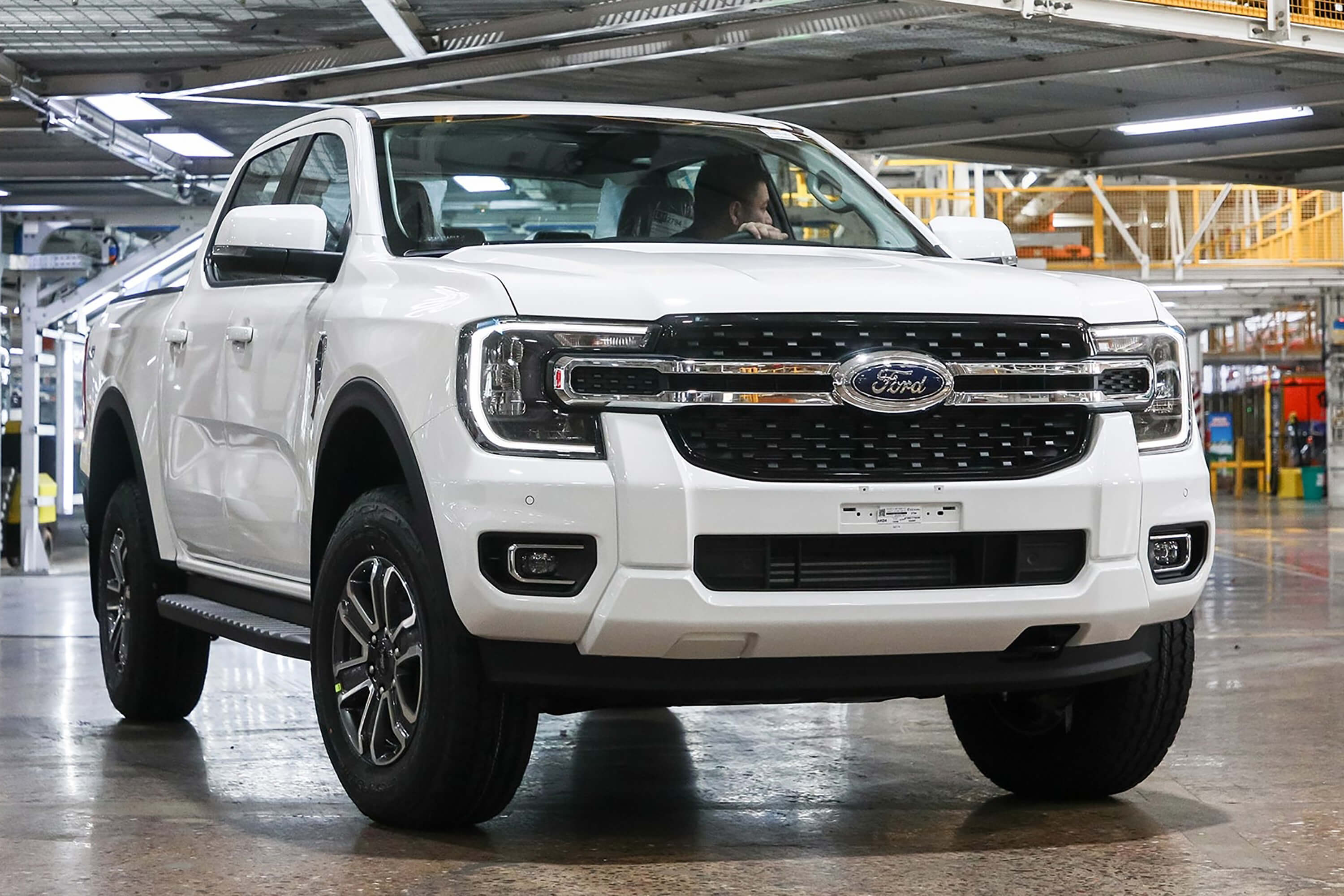 Ford inaugura fábrica de motores de alta tecnologia