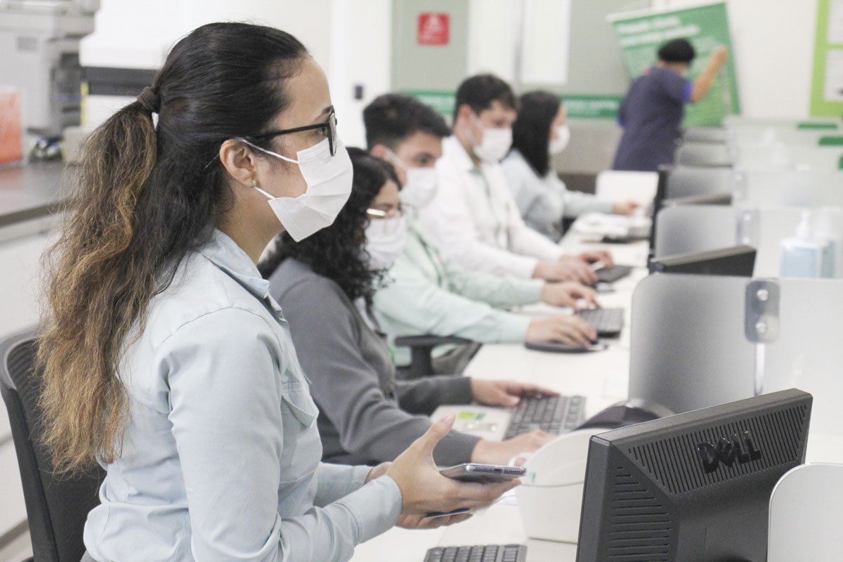 Unimed Litoral tem vagas abertas em 11 áreas