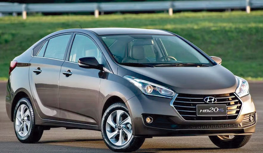 HB20S lidera vendas e supera Onix Plus e Cronos
