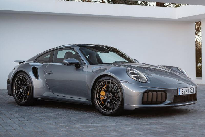 Novo Porsche 911 Turbo S chega híbrido e mais potente 