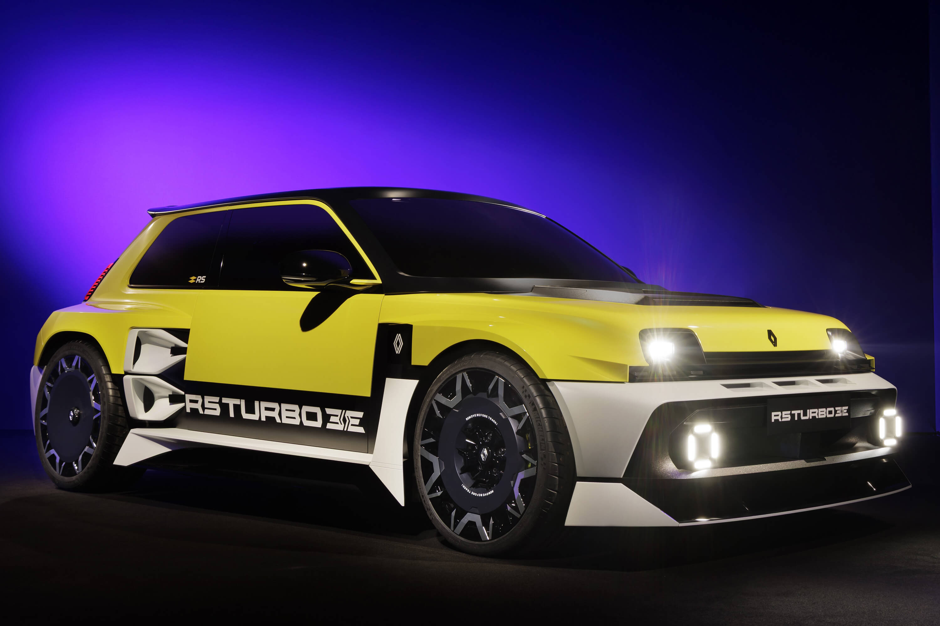 Minielétrico acelera como superesportivo