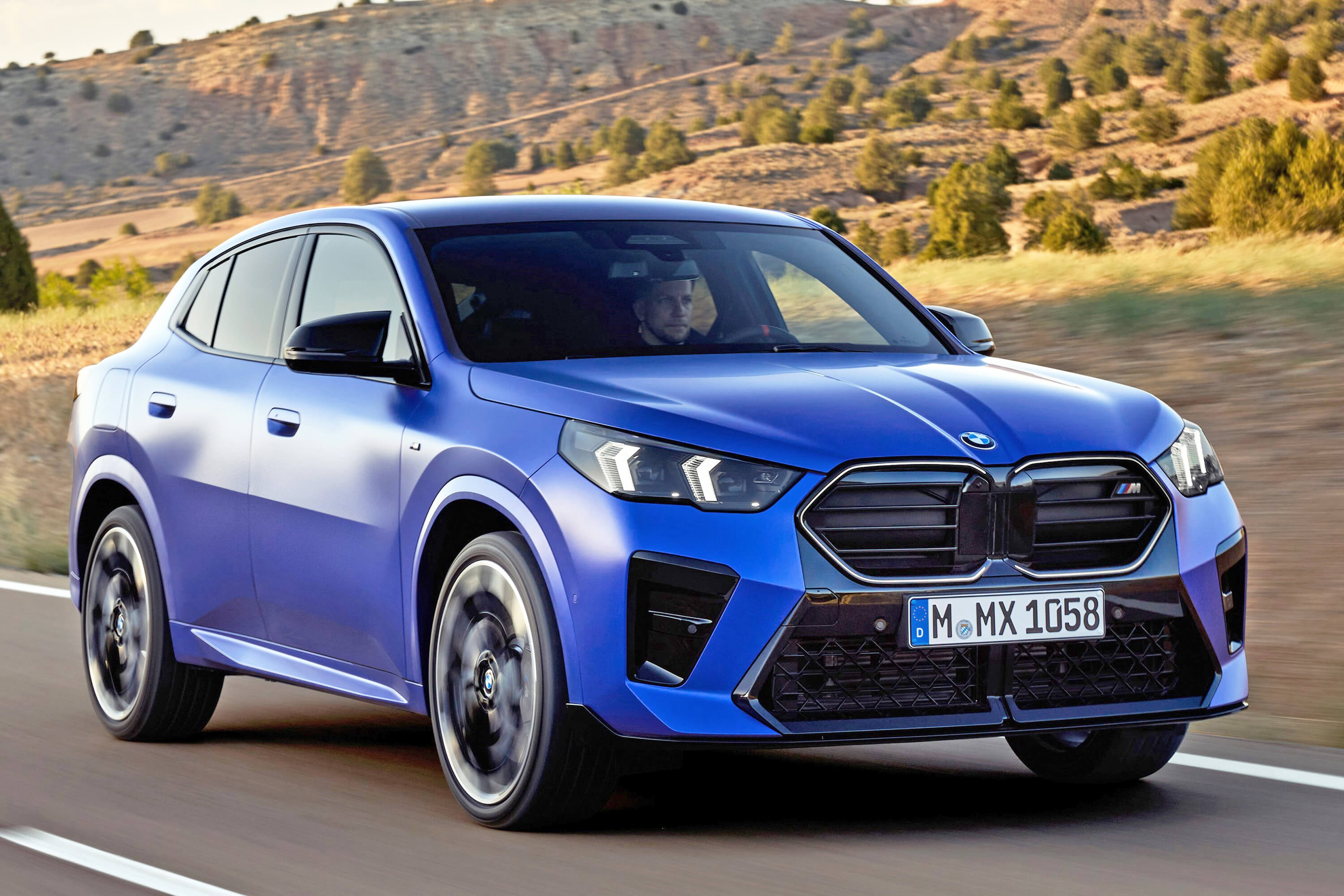 BMW X2 M35i xDrive vai obedecer comandos de voz