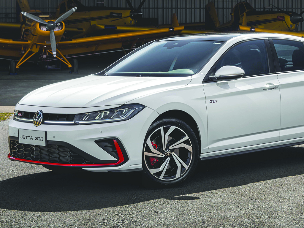 Jetta GLI 2025 chega com mais luxo e tecnologia 