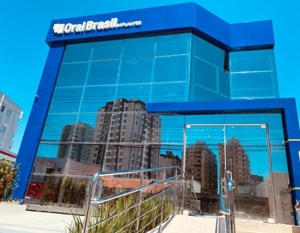 Oral Brasil Implantes inaugura clínica odontológica premium em Itajaí 